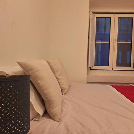 Flores Apartments Lisbon Bilik gambar